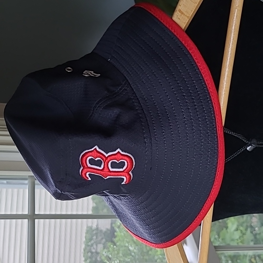 New Era MLB Boston Red Sox Clubhouse Bucket Stretch Fit Cap